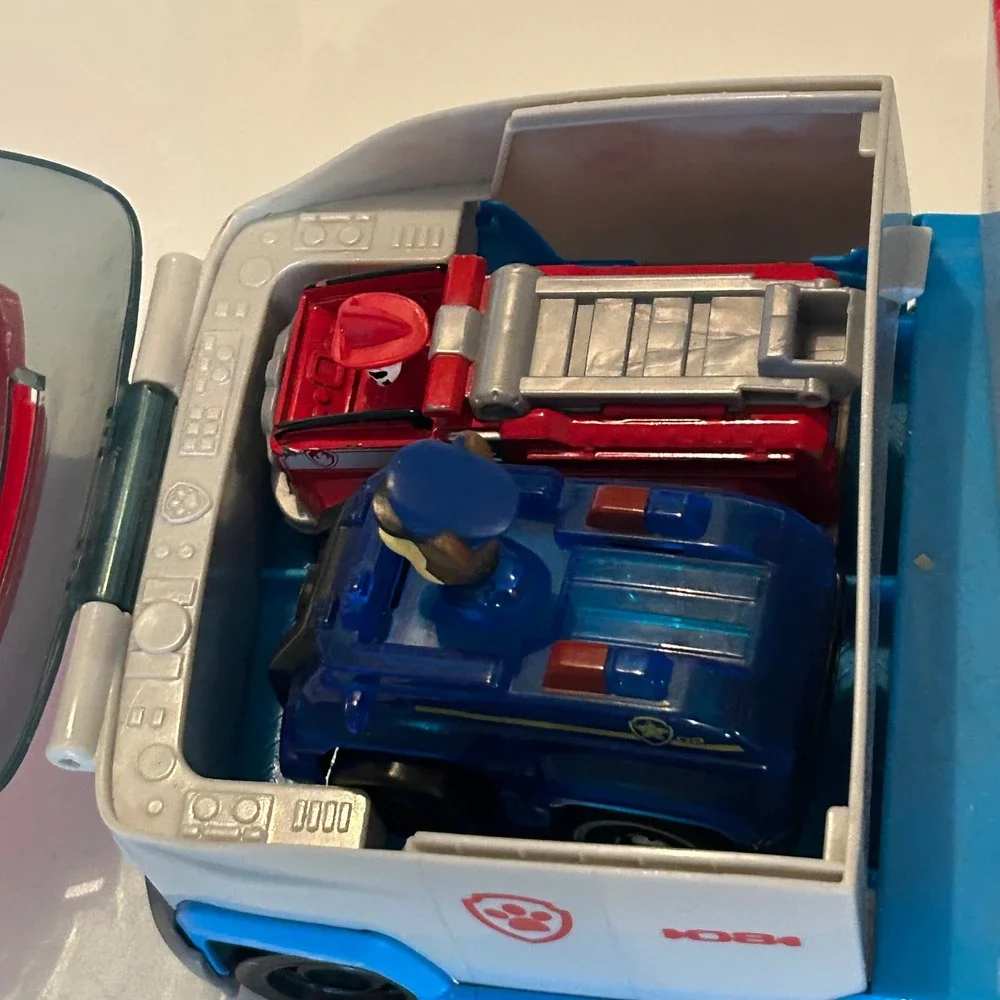 Paw Patrol Launch N Haul Patroller 2-in-1 Transforming Playset 7 Vehicles